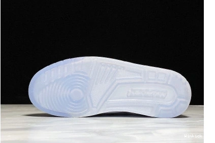 RETRO TRIPLE AIR JORDAN WHITE 3 0812